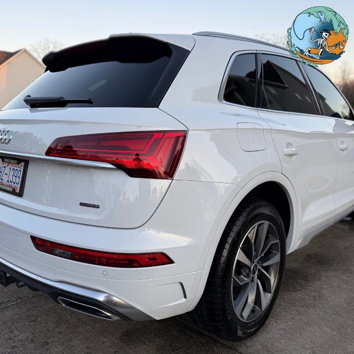 Audi SUV: Rear view